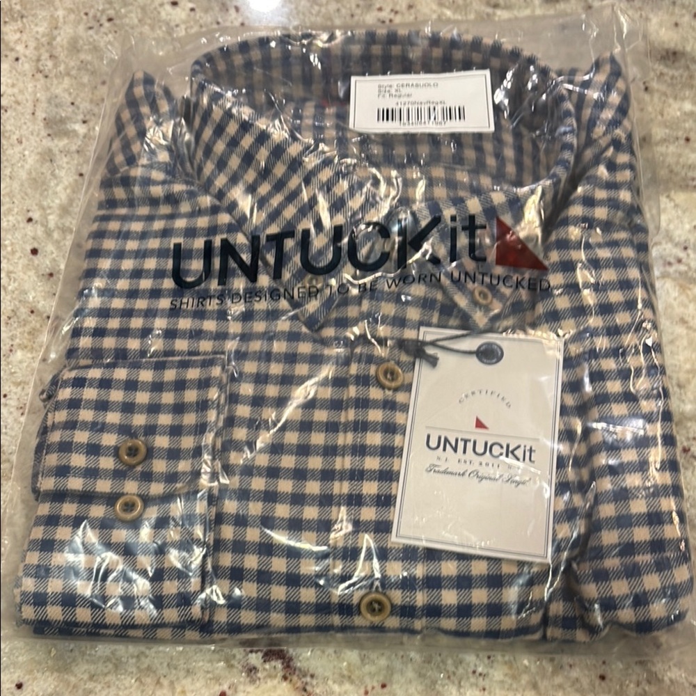 UNTUCKit Blue Casual Button Down Shirt with Classic Checkered Pattern